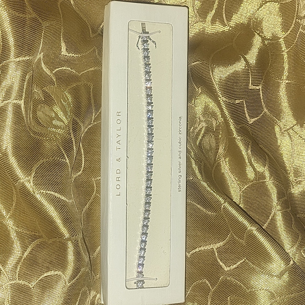 💞Lord & Taylor Silver & CZ Bracelet- New in Box💞
